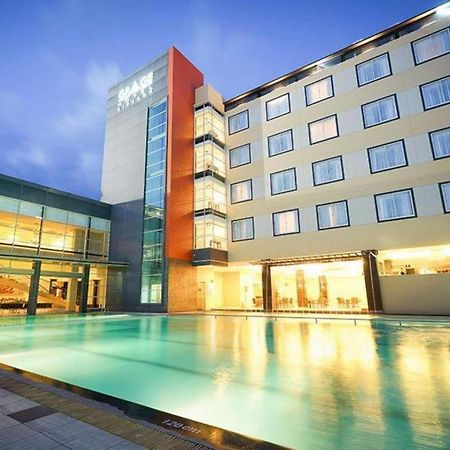 Grage Hotel Cirebon Kültér fotó