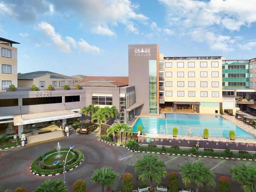 Grage Hotel Cirebon Kültér fotó