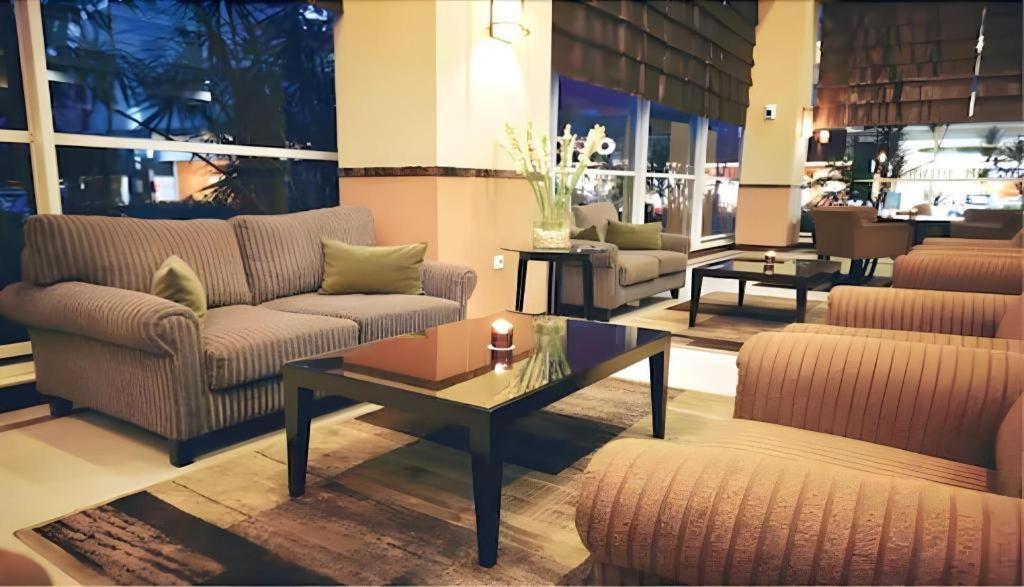 Grage Hotel Cirebon Kültér fotó